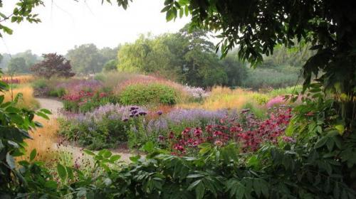 (Virtual Screening) FIVE SEASONS: The Gardens of Piet Oudolf